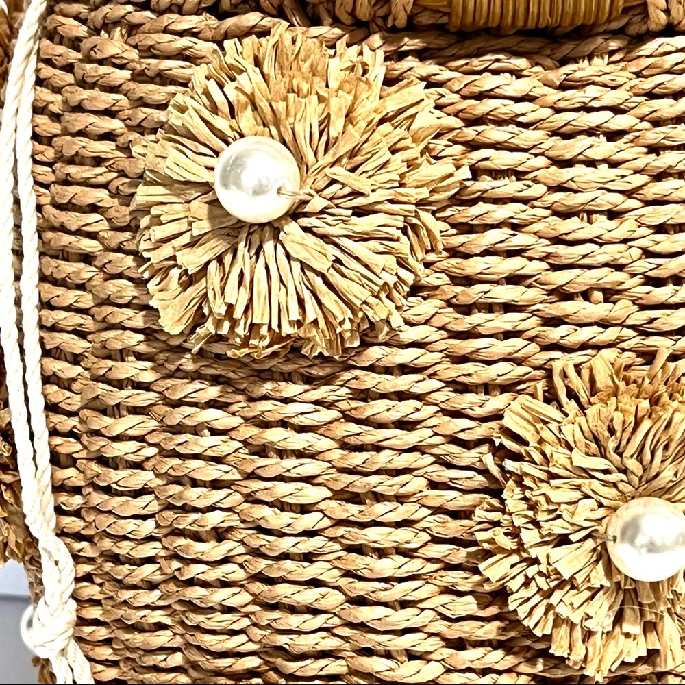 New NWT Woven Straw Pearl Round Bucket Bag - Picture 4 of 14
